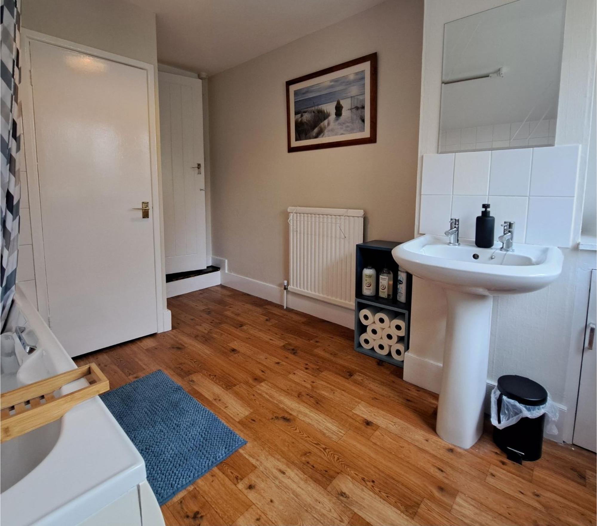 Generous 3 Bed In The Heart Of The Village Huntingdon Esterno foto