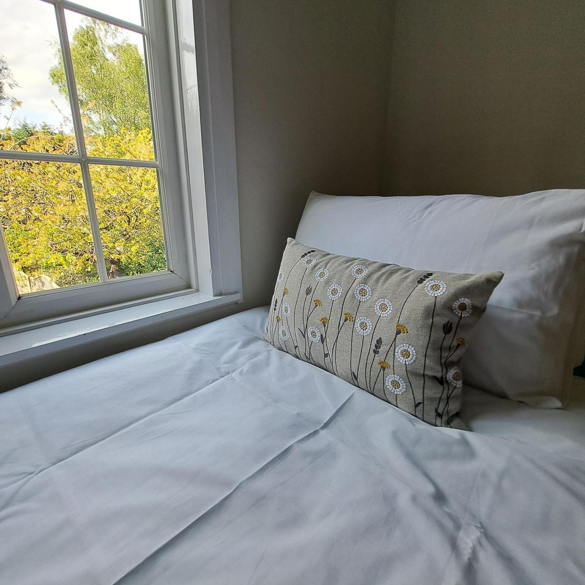 Generous 3 Bed In The Heart Of The Village Huntingdon Esterno foto