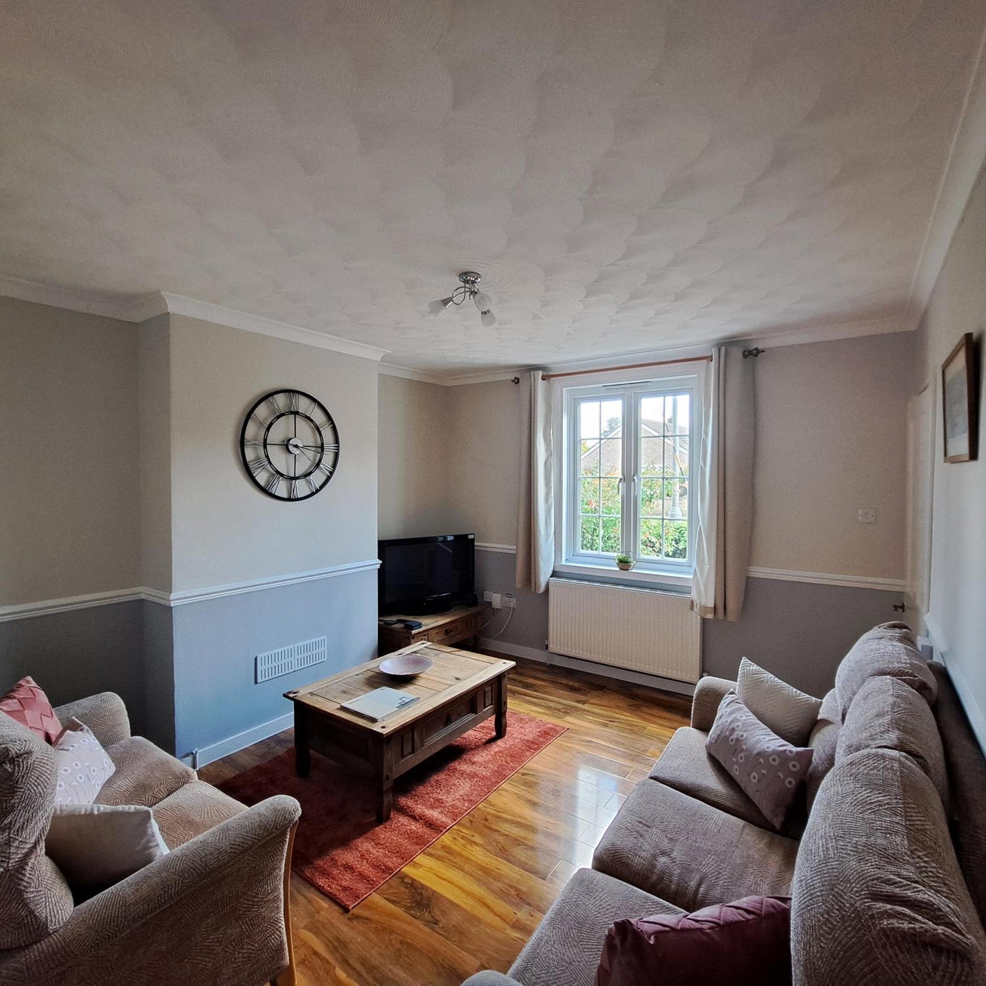 Generous 3 Bed In The Heart Of The Village Huntingdon Esterno foto